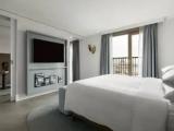 Suite with balcony