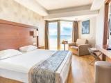 Park room with partial sea view