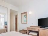 Interconnecting Family room with pool view