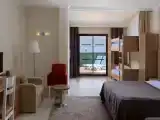 Family Quadruple room with land view