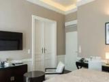 Deluxe Junior Suite Street Side