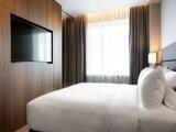 1 Bedroom Double Top Floor Corner Suite with city view