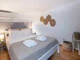 III Whitelist Maisonette