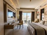 Deluxe room with pool view