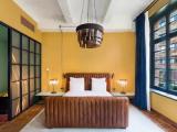 Aviator Double Suite