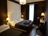 Deluxe Quadruple Family room