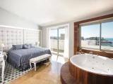 Diamond Suite