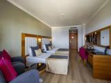 Standard room with land view