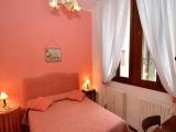 2 Bedrooms Ca' Paradiso (Calle del Paradiso) Quadruple Apartment with canal view