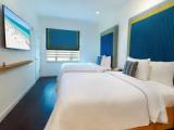 Deluxe Collins Quadruple room