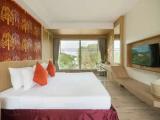 2 Bedrooms Lake Building room