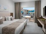 Elite Quadruple room with pool view