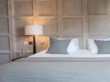 Headline Double Suite