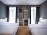 Superior Quadruple room with square view
