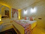 Cave Double Suite No Window