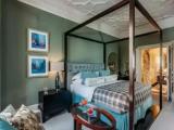Signature Double Suite