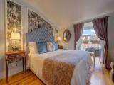 Double room with balcony and with city view