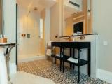 Signature Double Suite