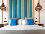 Family Double room with pool view