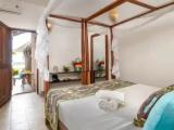 Deluxe Mvuvi room with partial sea view