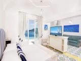 Amalfi Sunrise Suite with sea view