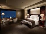 Carlton Club Lounge Access Suite