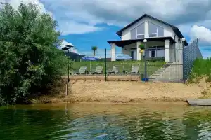 Dom "Mechta na beregu" na ozere s sobstvennym plyazhem i saunoy v dome Cottage, Losino-Petrovsky