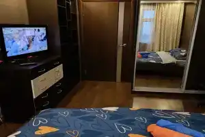 Tryohkomnatnaya ryadom s tsentrom Apartments, Noginsk