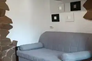 Chistaya uyutnaya nebolshaya studiya v tsentre goroda Apartments, Azov