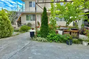 Dvuhmestnyy nomer s 1 krovatyu lyuks Apartments, Alakhadzi