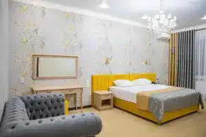 Dvuhmestnyy nomer s 1 krovatyu lyuks Apartments, Yelets