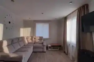 Uyutnaya i svetlaya ryadom s kinoteatrom i sosnovym parkom Apartments, Veliky Ustyug