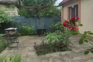 Dom v 5minutah ot tsentra, s sobstvennym dvorom Cottage, Lugansk