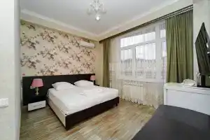 Dvuhmestnyy nomer s 1 krovatyu standart Apartments, Adler