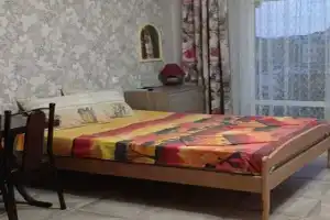 Apartament s vidom na more i gory, Lazarevskoye