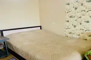 Uyutnaya odnokomnatnaya v 5 minutah ot limana Apartments, Yeysk