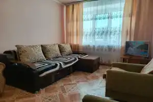 Prostornaya dvushka ryadom s zhd vokzalom Apartments, Yelets