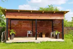 Guest house Merci s baney na beregu reki, Vologda