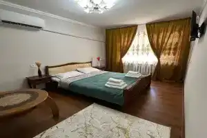 Apartament v tsentre goroda na Bulvare v 5 min ot Registana
