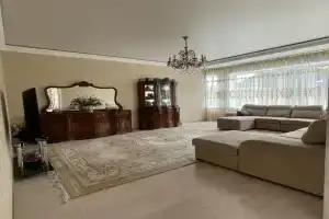 Sari-Khum Guest house