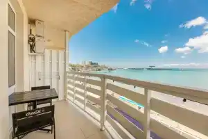 First Line Hotel, Anapa