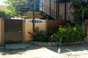 Dom na ulitse.Revoliutsii Guest house, Yevpatoriya