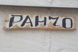 Rancho Cottage, Myndalne