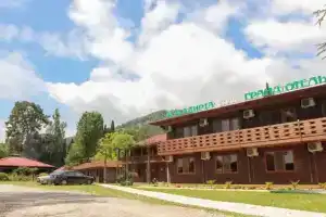 Leon Hotel, Novyjj Afon