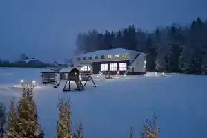 Usadba Royal Hall Guest house, Silichi