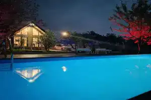 v Novom Afone ulitsa Bratev Dzhindzholiya dom 37 zheleznodorozhnyy vokzal Cottage, Novyjj Afon