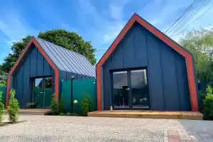 Amber Tourist base, Zaostrove