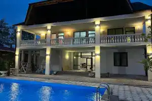 Abhazskiy Dvorik , otdelno stoyashchie dvuhnomernye domiki Tourist base, Alakhadzi