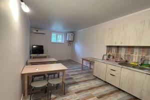 Anis Guest house, Sukhumi