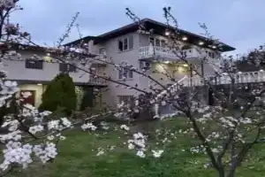 Domik schast'ia Cottage, Sukhumi